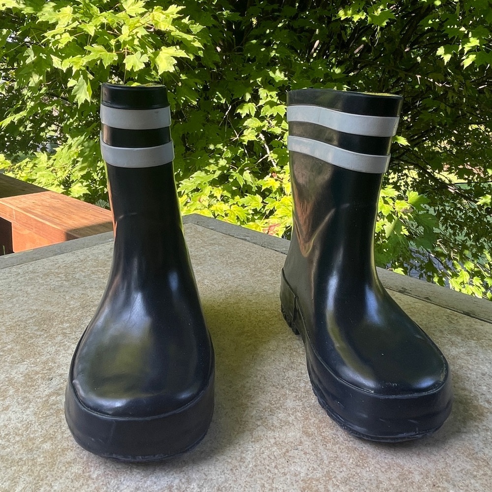 Hartstrings Rainboots Navy w White Stripe Fleece Lined w Thick Tread Size 9